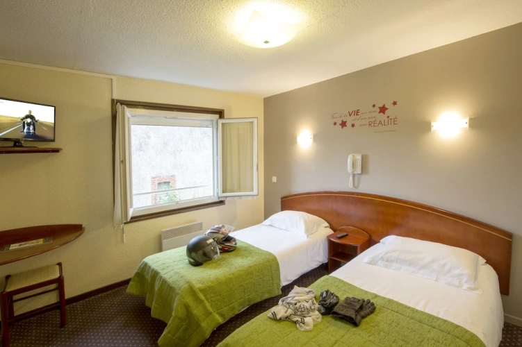 Standard Twin room with balcony