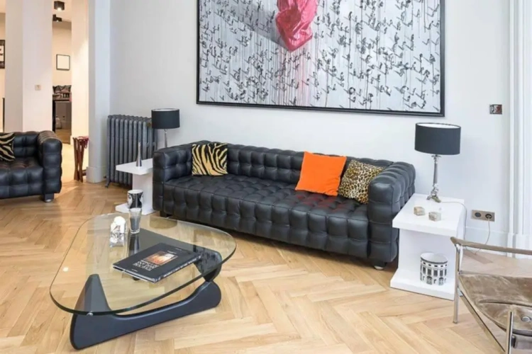 3 Bedrooms Apartment