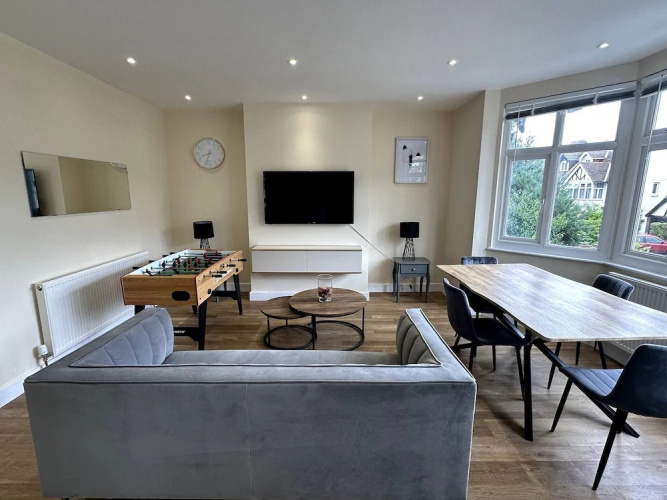 Stunning Two Bed South Croydon Apartment - Relax in Style