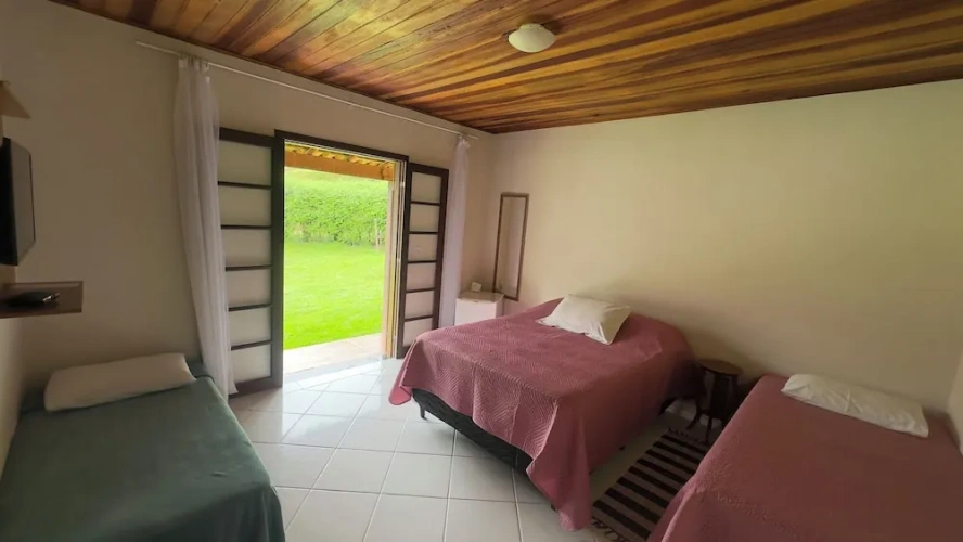 Standard Quadruple room with garden view