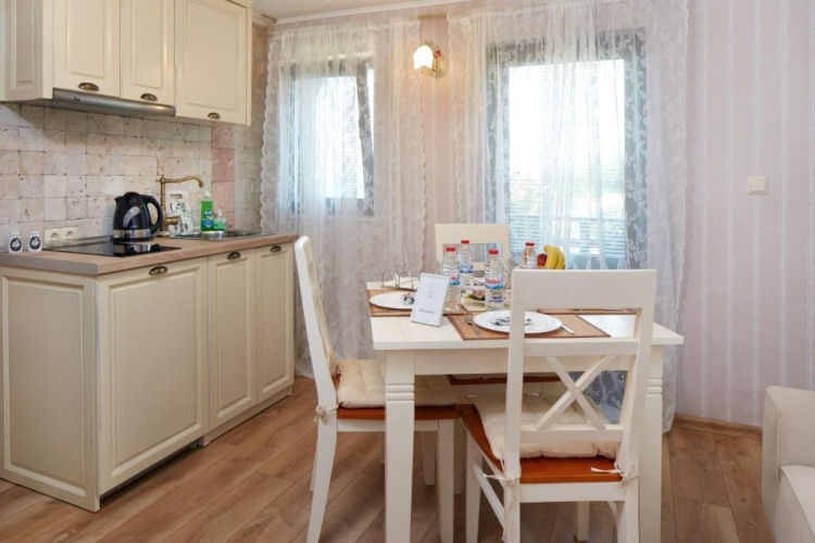 2 Bedrooms Economy Apartment with street view
