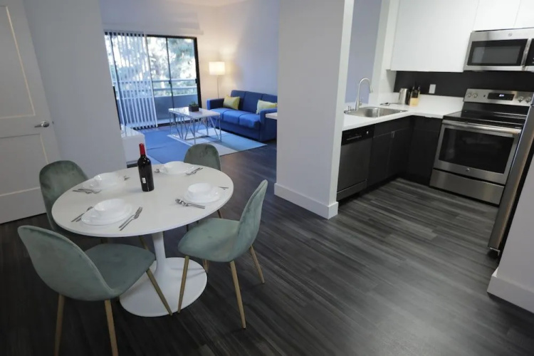 Hollywood Ace Residences