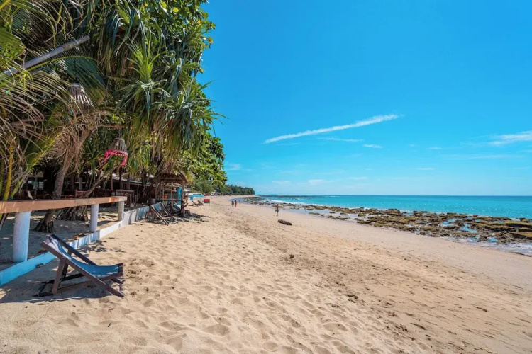Lanta Beachfront Resort
