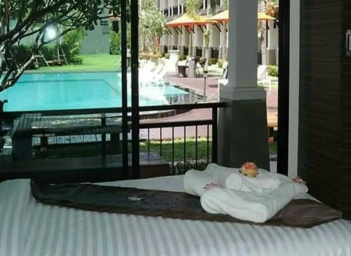 Deluxe Double room with pool view