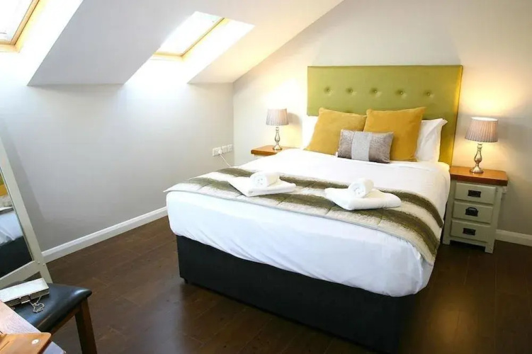 Eglantine Lodge