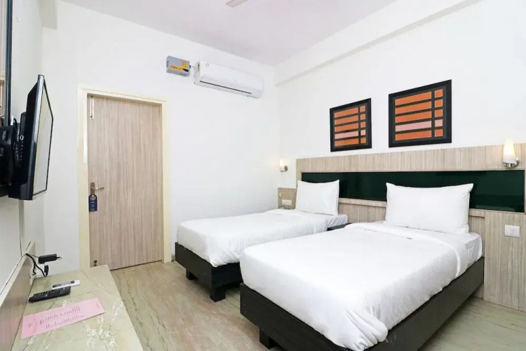 OYO 18572 SilverKey Sohna Road
