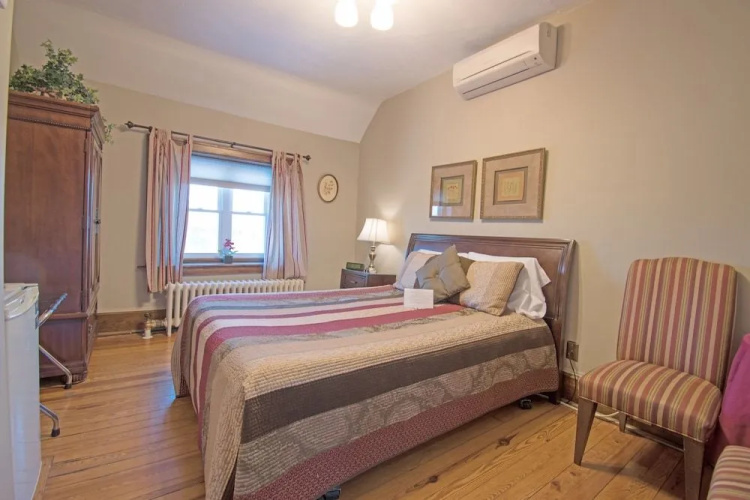 Greystone Manor Bed & Breakfast