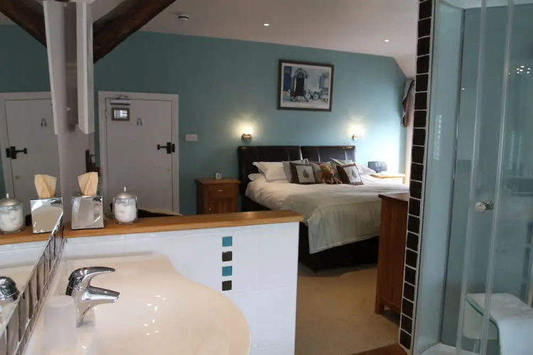 Salty Monk Hotel