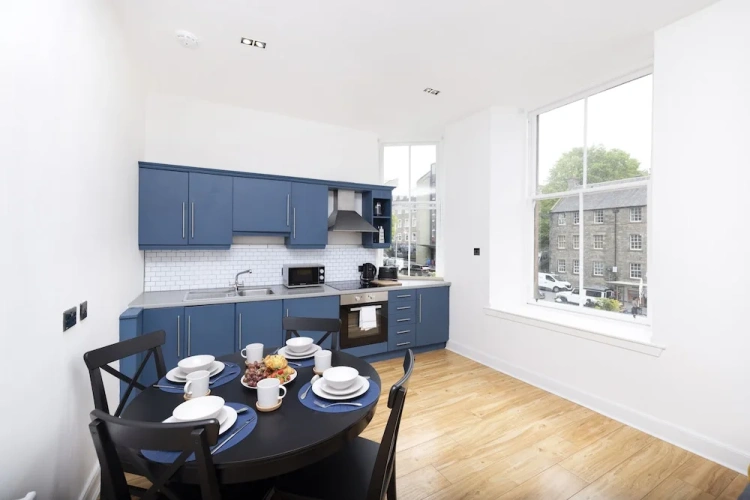 1 Bedroom Apartment with city view