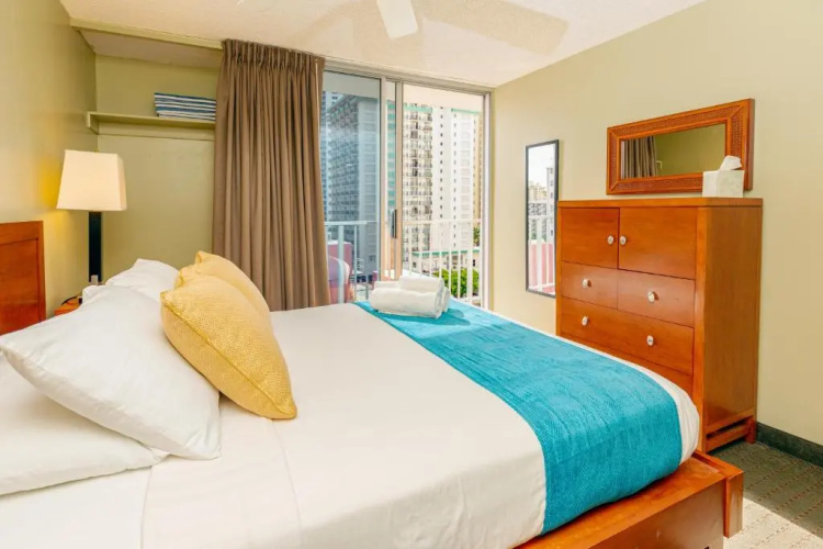 Beautiful Ocean View, 1 Block to the Beach, Split AC