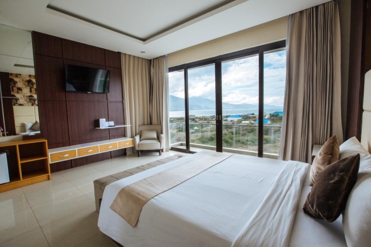 Deluxe Double room with pool view