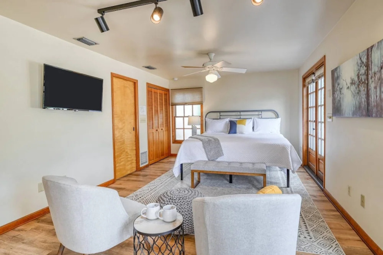 62 Hypolita Carriage House