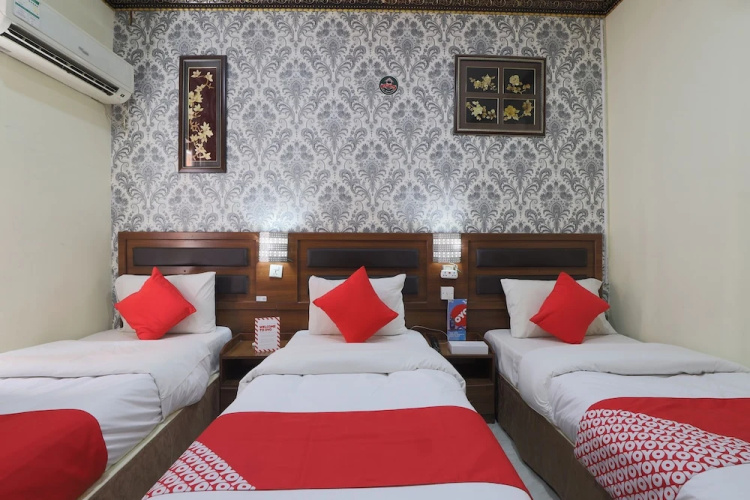 OYO 335 Remas Hotel Llc