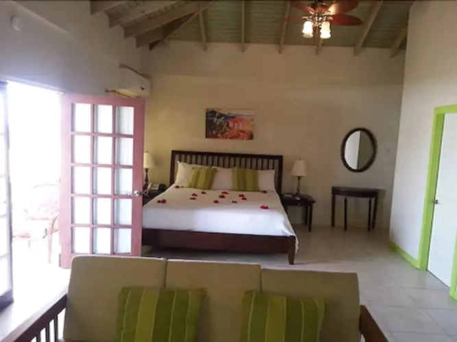 Deluxe Suite with pool view