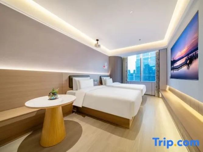 Standard Twin room with city view