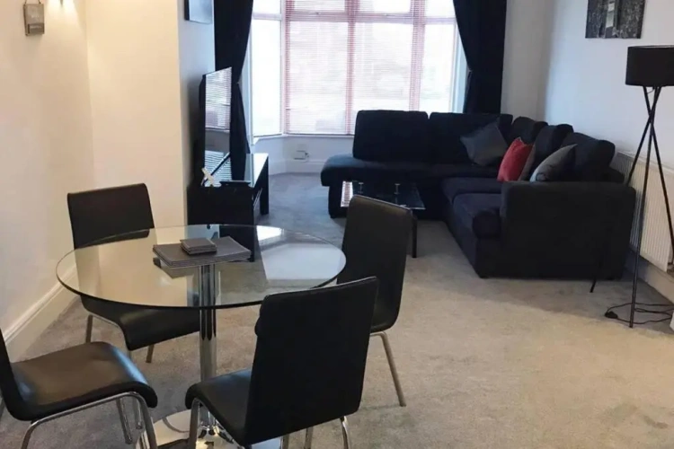 3 Bedrooms Cottage