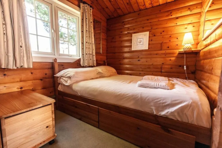 Spacious 3 Bed Log Cabin in Snowdonia