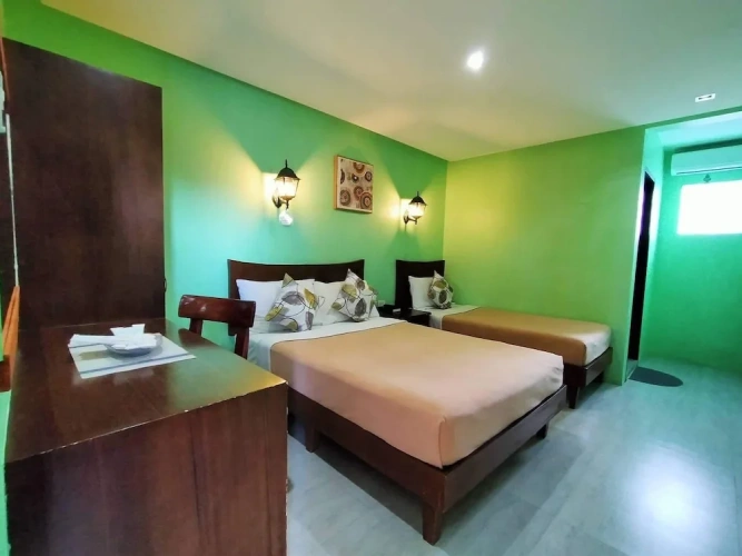 Standard Triple room
