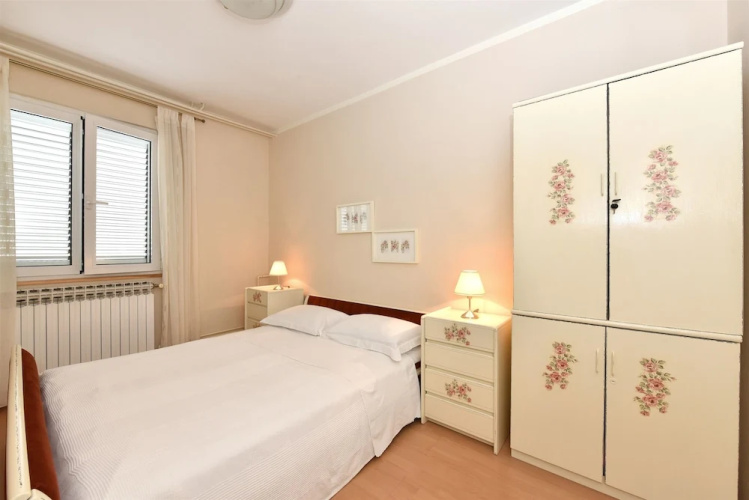 Apartment Mirjana