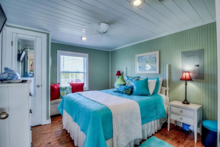 West Beach Cottage by RedAwning