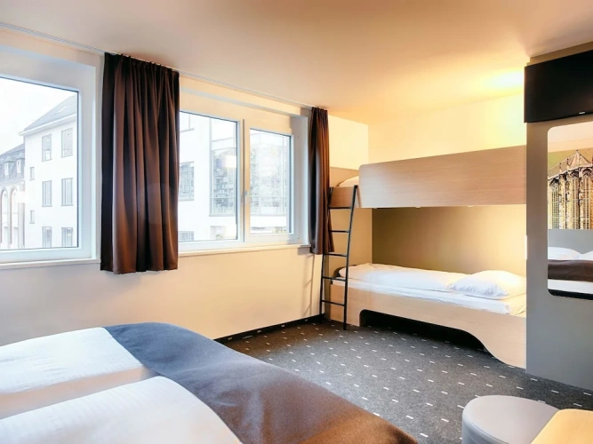 Standard Quadruple room