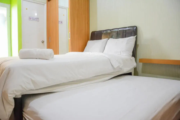 Stylish and Comfortable Studio Green Pramuka Apartment