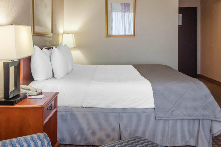 Clarion Inn