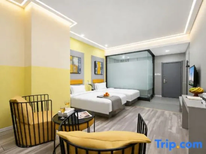 Standard Double room with city view