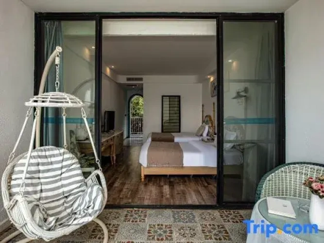 Standard Twin room with sea view