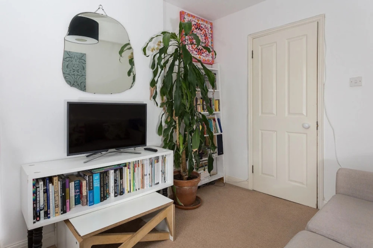 2 Bedroom Apartment In Wapping