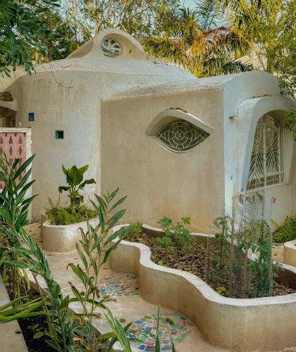 Cottage with garden view