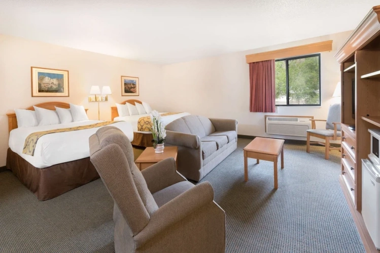 Quadruple Suite