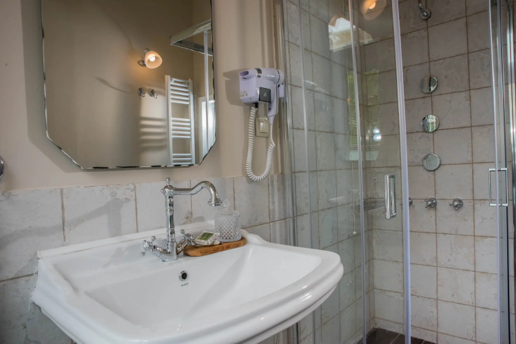 Kyria Boutique House