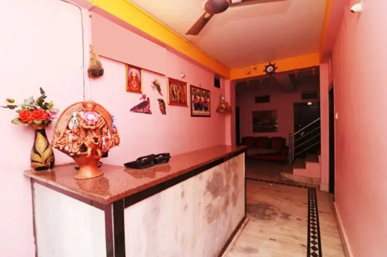 Goroomgo Shree Bhumi puri