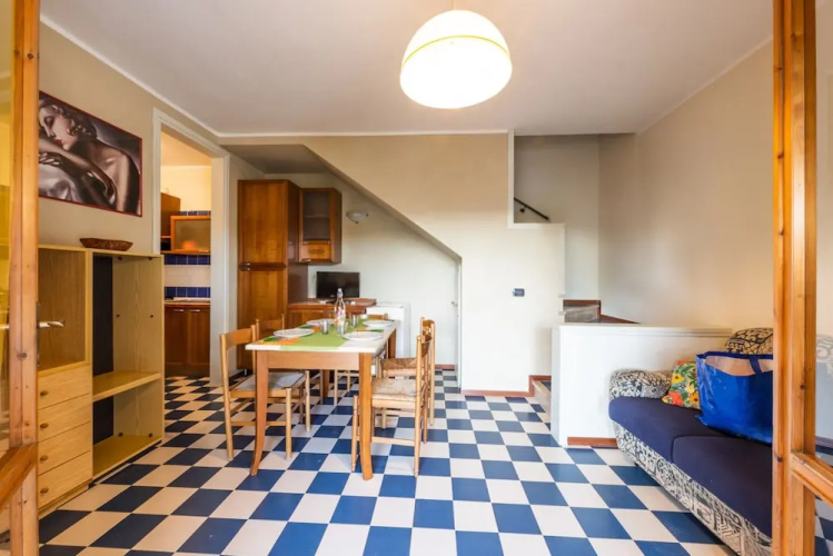Charming Townhouse With Shared Pool and Garden