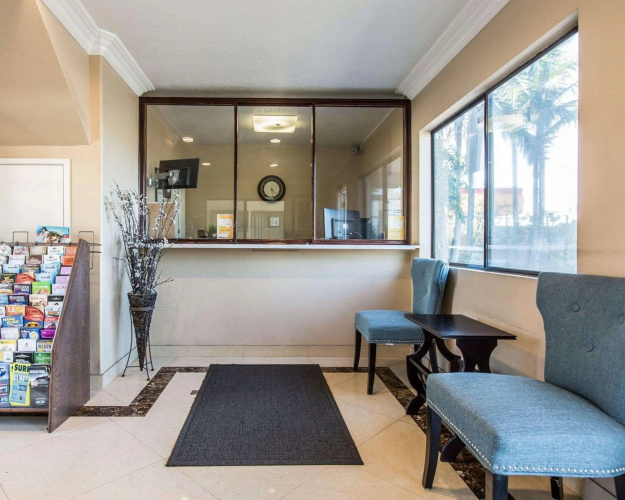 Rodeway Inn & Suites LAX