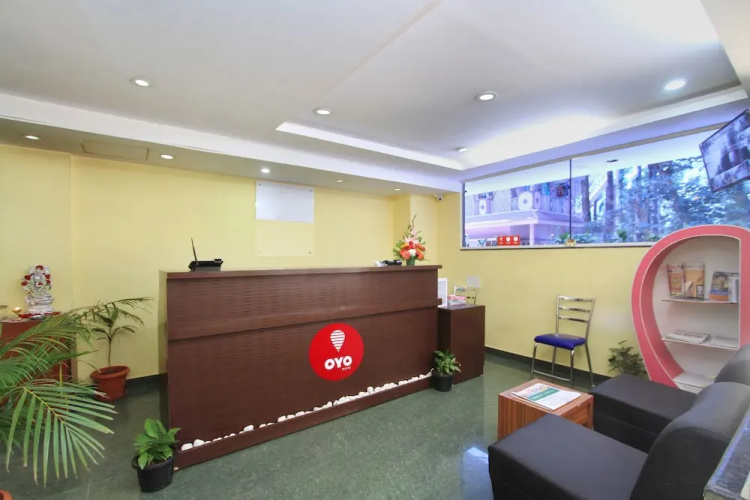OYO 9653 Ample Premium Suites