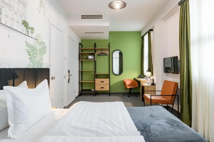 Standard Twin room with balcony