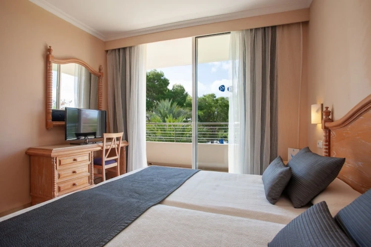 1 Bedroom Apartment with balcony
