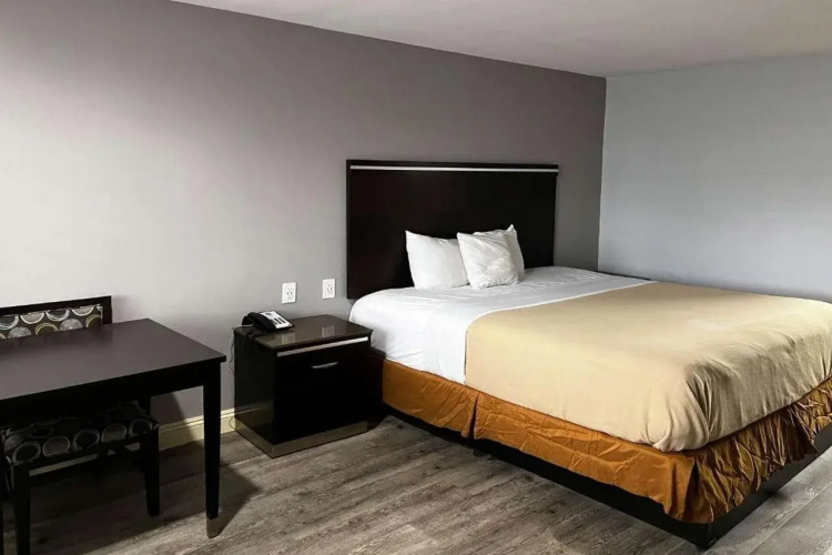 Motel 6 Artesia, CA