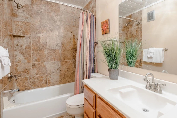 Atelier 1045 - 2 Br Condo