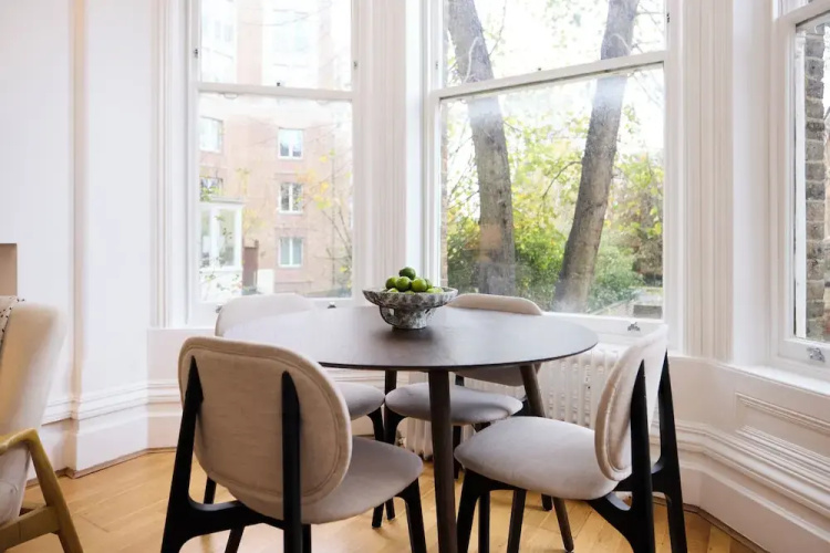 Hampstead Parkside Apartment
