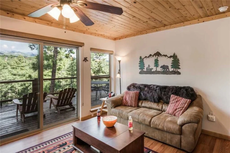 Aurora Montealis - Two Bedroom Cabin