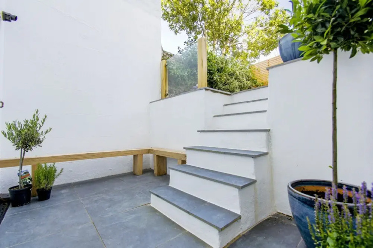 Buckingham Patio Apartment Central by Brighton Holiday Lets