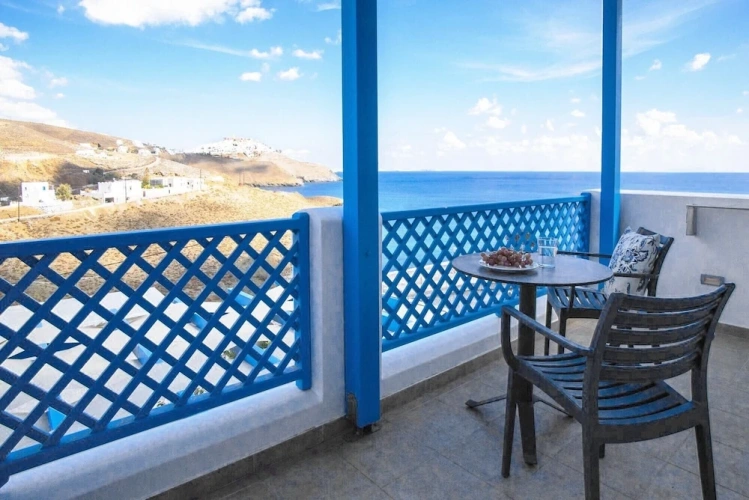 1 Bedroom Apartment with sea view