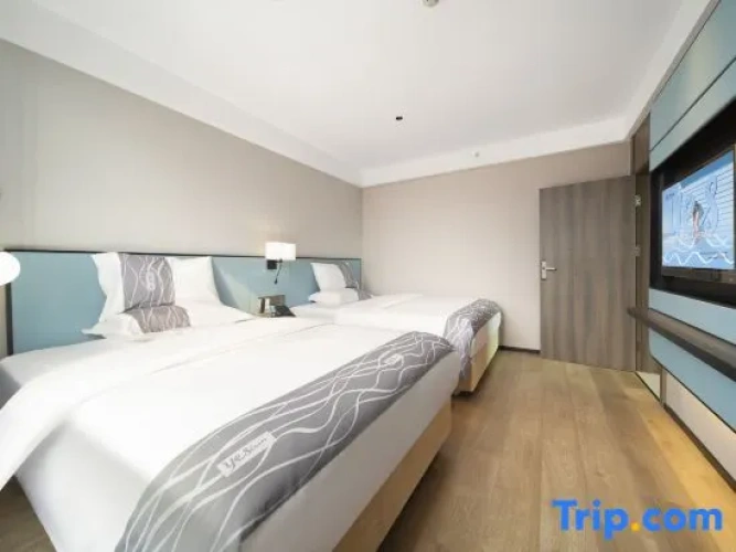 Deluxe Quadruple Suite
