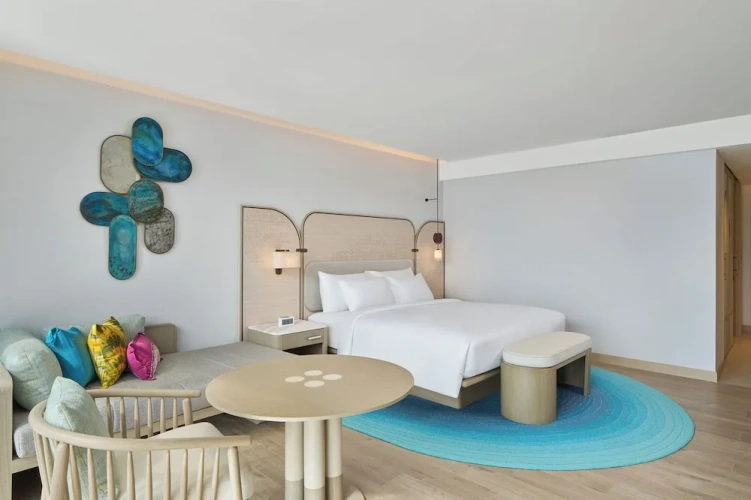 Ocean View Pool Access Twin room with balcony