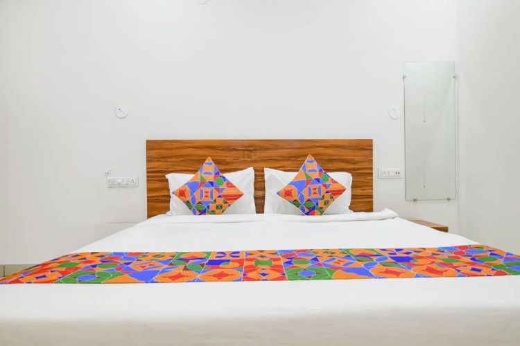 FabHotel Adiyogi Aura