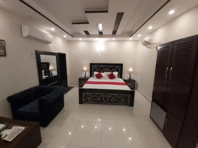 Mairona Hotels Gulberg