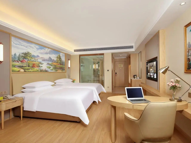 Yijia International Hotel